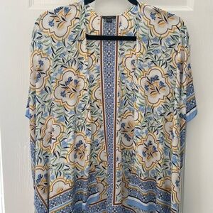 Anne Taylor Floral Patterned Short Sleeve Kimono for Layering with Blue Accents